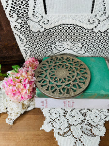 ORNATE VINTAGE TRIVET