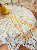 BEAUTIFUL VINTAGE YELLOW BEAD NECKLACE