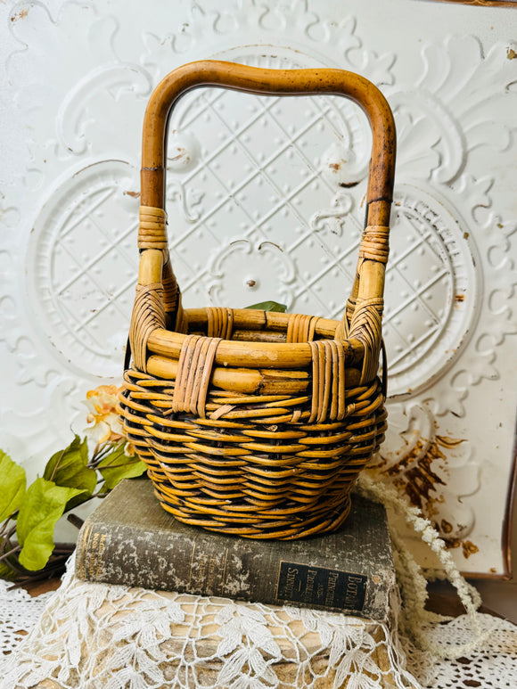 UNIQUE WICKER BASKET VINTAGE