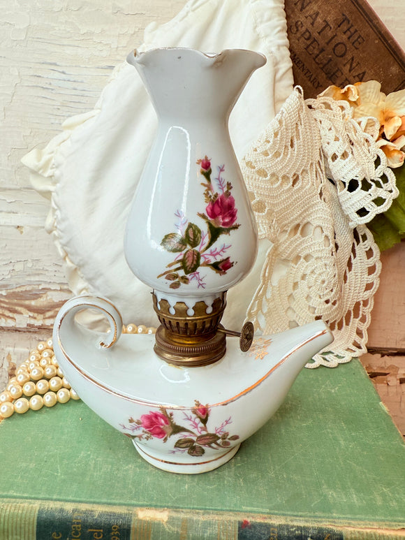 VINTAGE ALADDIN OIL LAMP