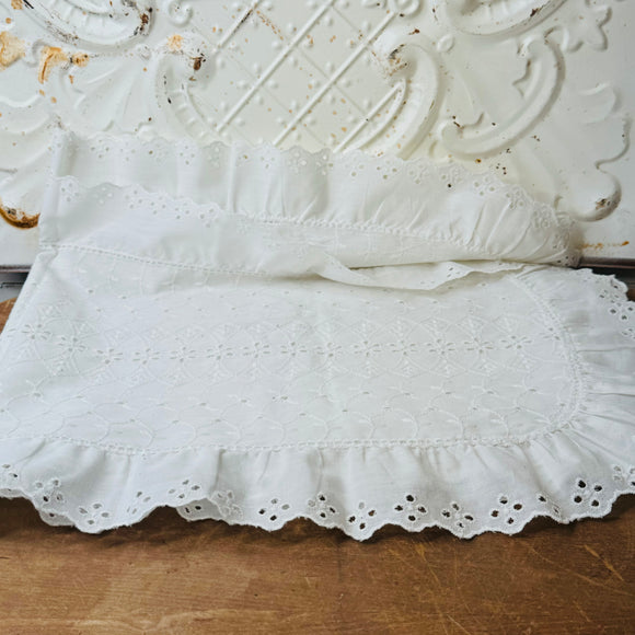 VINTAGE LACE RUNNER FABRIC