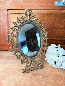 1800S OVAL ANTIQUE BRASS ORNATE LEAF VICTORIAN MIROOR WITH STAND