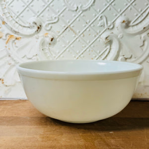LARGE MILK GLASS VINTAGE MIXING BOWL