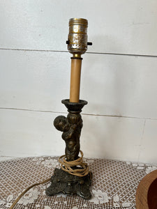 VINTAGE CAST METAL CHERUB TABLETOP LAMP