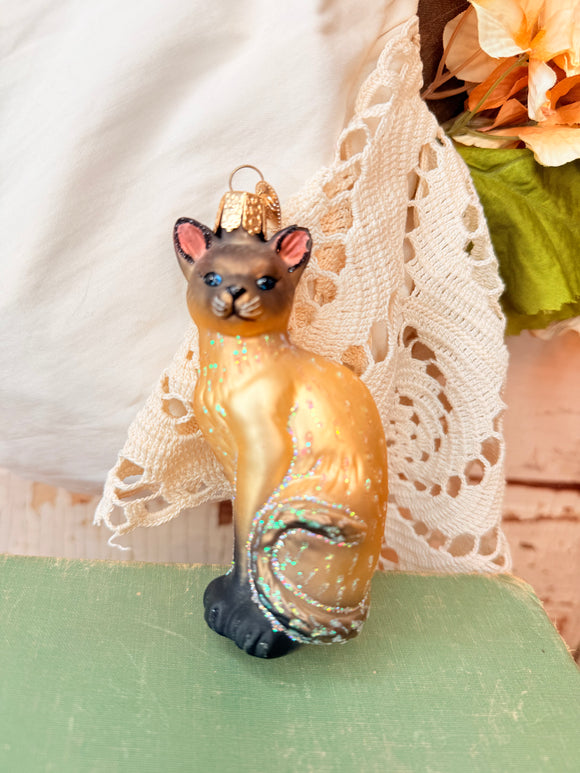 ORNATE VINTAGE SIAMESE CAT ORNAMENT
