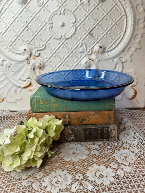 ANCHOR HOCKING BLUE GLASS LARGE PLATE DISH