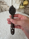 VINTAGE IRON DETAILED BRUSH