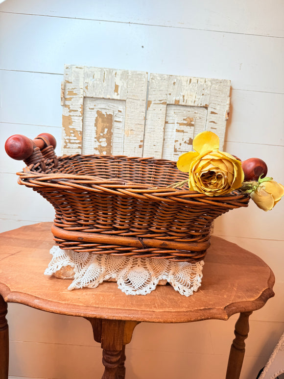 GORGEOUS VINTAGE WICKER BASKET WITH WOODEN HANDLES RARE