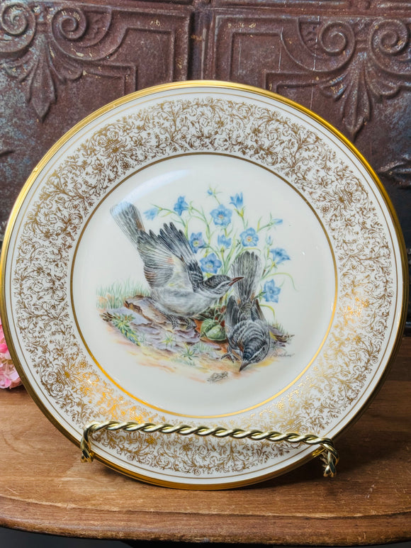 VINTAGE DETAILED BIRD PLATE