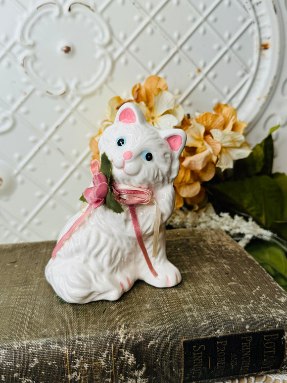 WHITE KITTY VINTAGE BOW STATUETTE