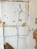 VINTAGE IRON STANDING WREATH HOLDER  STAND - WHITE