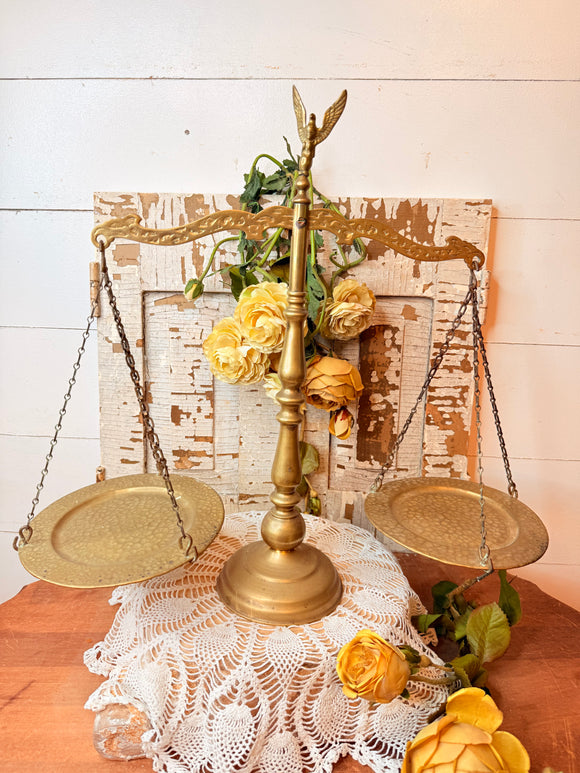 VINTAGE DECORATIVE BRASS SCALE OF JUSTICE