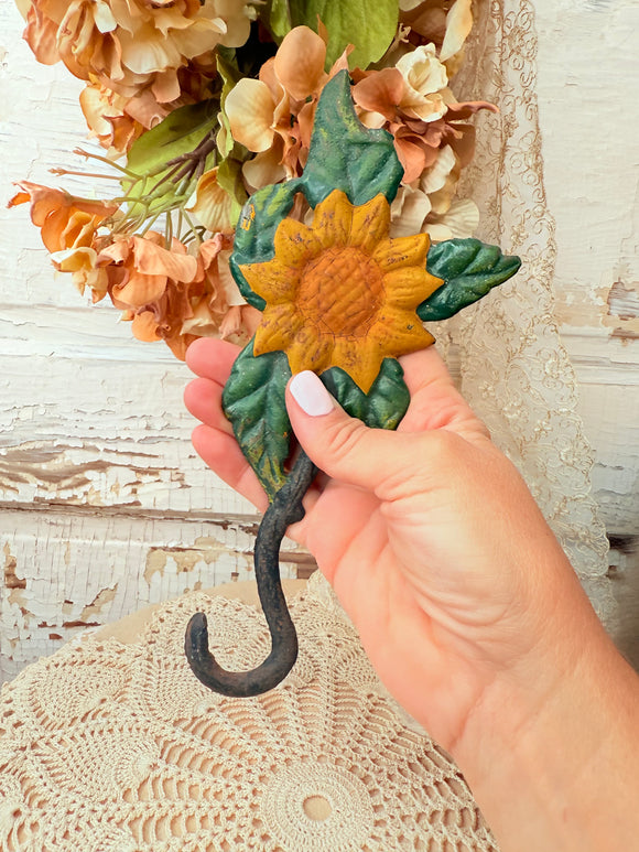 VINTAGE IRON SUNFLOWER HOOK