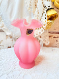 VINTAGE PINK FENTON RUFFLE VASE