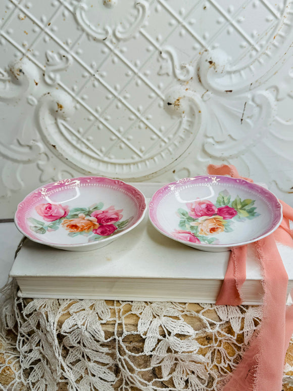 SET OF 2 FLORAL DISHES VINTAGE - 2 SETS AVAILABLE