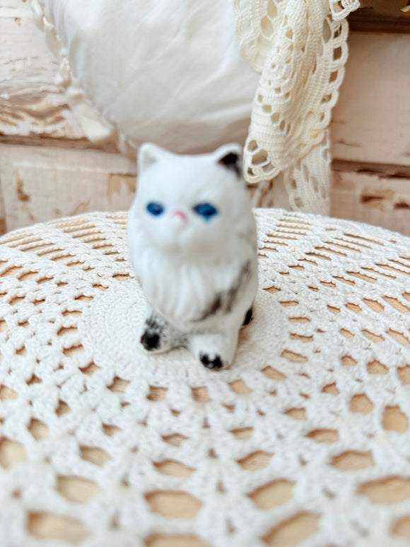 VINTAGE KITTY STATUETTE #2