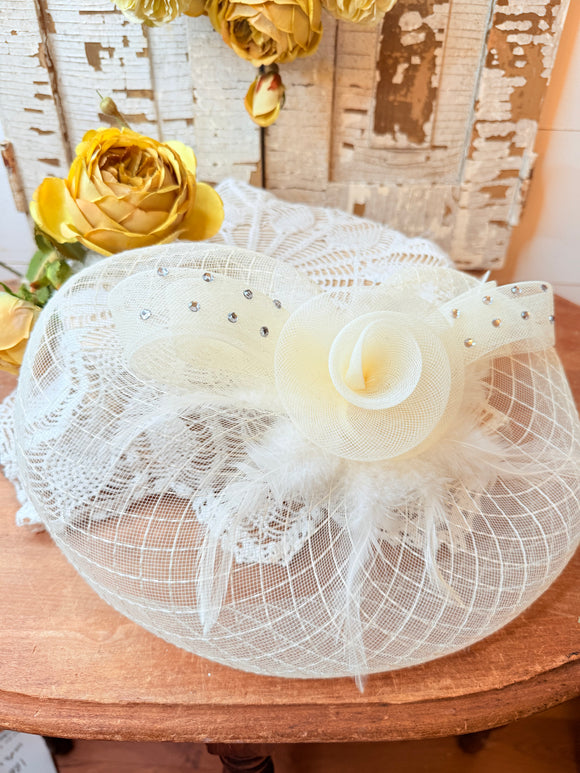 VINTAGE BEAUTIFUL HAT CLIP