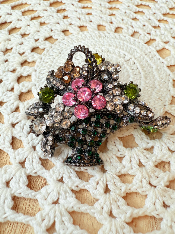 BASKET OF GEM FLORALS VINTAGE BROOCH