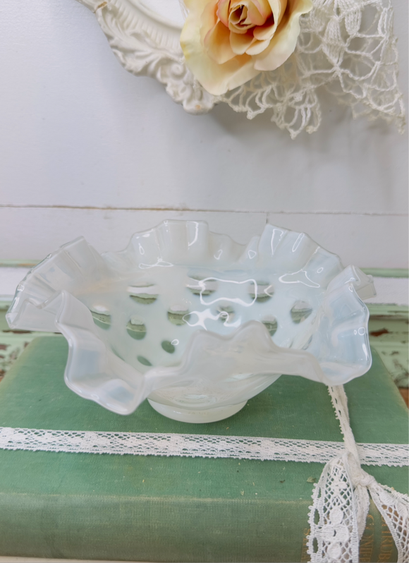 VINTAGE FENTON COIN DOT RUFFLED BOWL