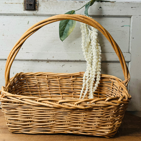 VINTAGE ADORABLE RARE SHAPE WICKER BASKET