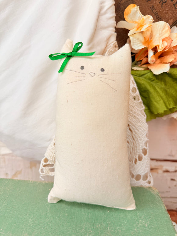 VINTAGE FLOUR SACK CAT DECOR