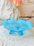 VINTAGE BLUE DETAILED DISH ON FEET