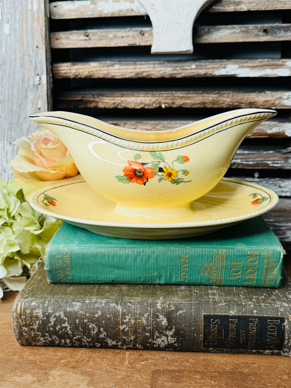 VINTAGE FLORAL GRAVY BOAT AND PLATE