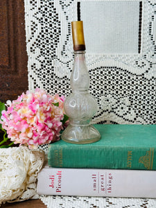 VINTAGE ORNATE OIL LAMP DECOR