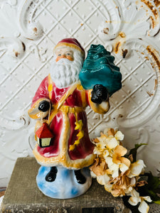 HANDPAINTED VINTAGE SANTA CLAUS WITH LANTERN STATUETTE