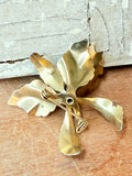 GOLDEN UNIQUE VINTAGE BROOCH