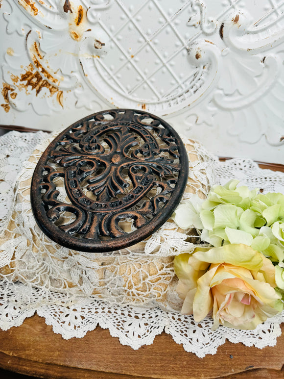 VINTAGE ORNATE TRIVET