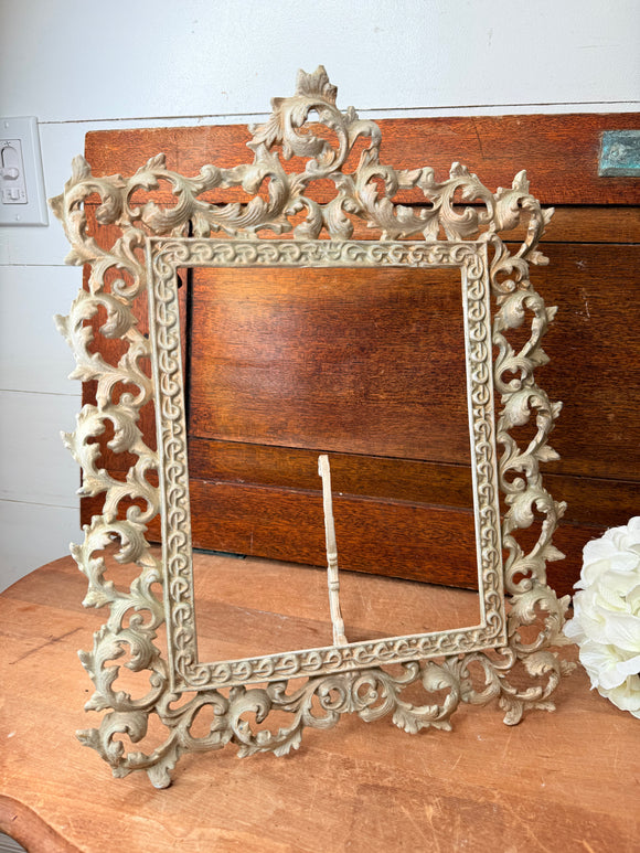 1800S ANTIQUE SOLID BRASS ORNATE LEAF FRAME VICTORIAN