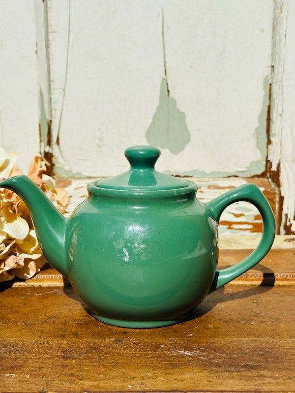 VINTAGE GREEN CUTE TEAPOT