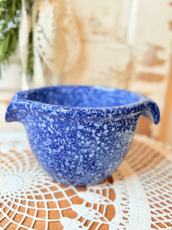 VINTAGE SPECKLED POTTERY BATTER BOWL