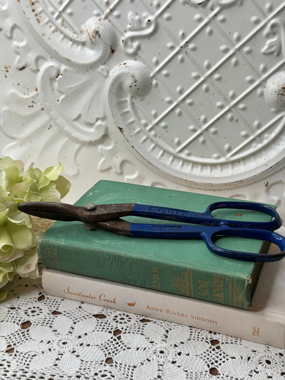 ANTIQUE GARDEN SCISSORS DECOR