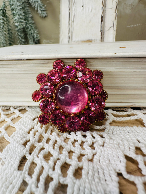 FUSCHIA ORNATE VINTAGE BROOCH