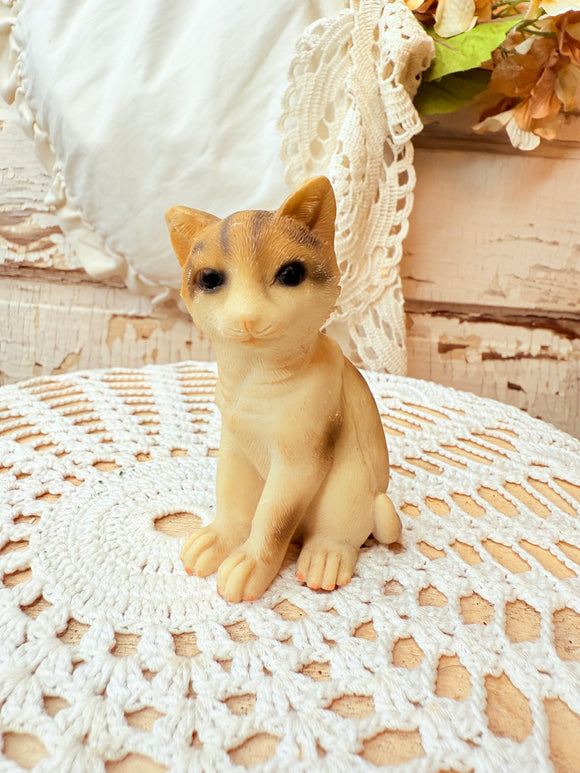 VINTAGE KITTY CAT STATUETTE