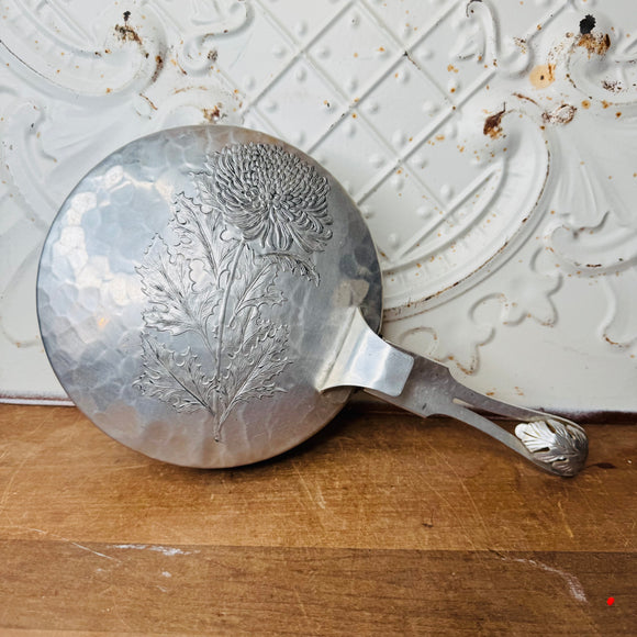 HAMMERED ALUMINUM VINTAGE ETCHED CRUMB CATCHER