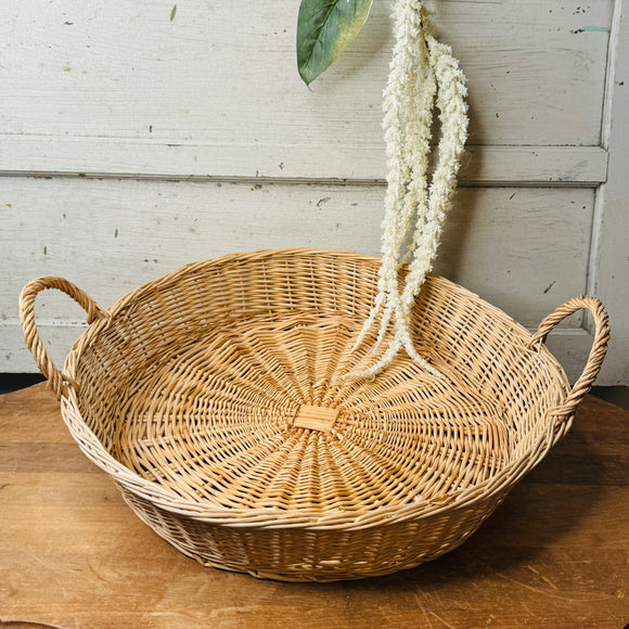 VINTAGE BLONDE WICKER CIRLCE BASKET WITH HANDLES