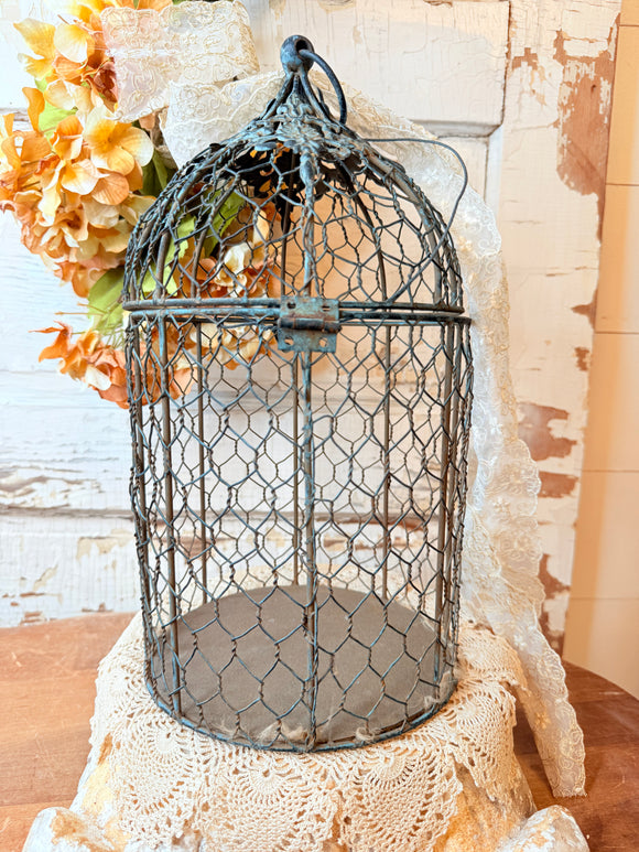 VINTAGE DECORATIVE WIRE BIRDCAGE