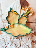 Set a three vintage nesting leaf plates ￼