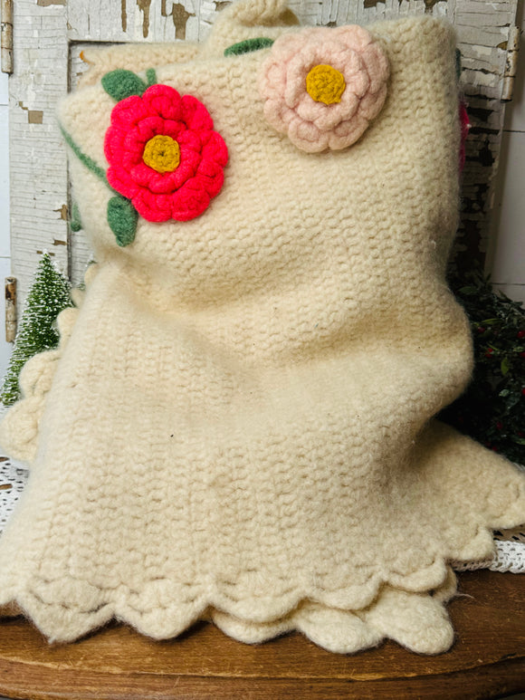 AMAZING HANDMADE VINTAGE FLOWER BLANKET