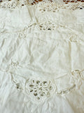 VINTAGE ANTIQUE BEAUTIFUL LACE RUNNER