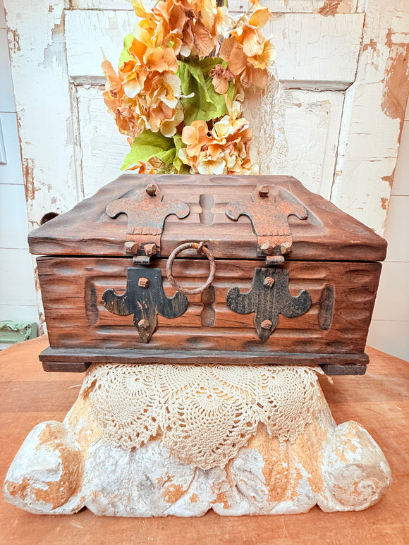 VINTAGE ORNATE CHEST