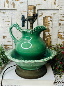 RARE GREEN VINTAGE BASIN LIGHT LAMP