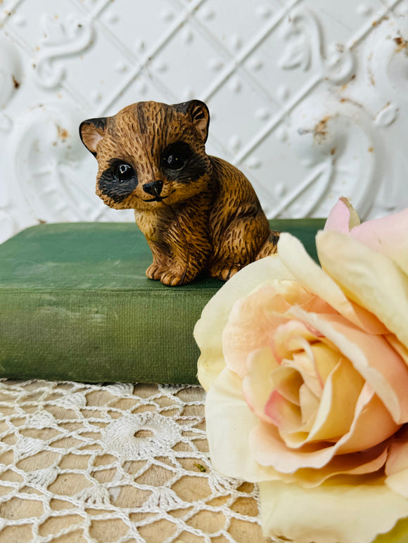 VINTAGE ANIMAL CUTE STATUETTE - BABY RACCOON