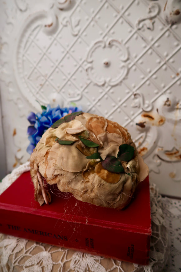 VINTAGE LADY HAT FLORALS