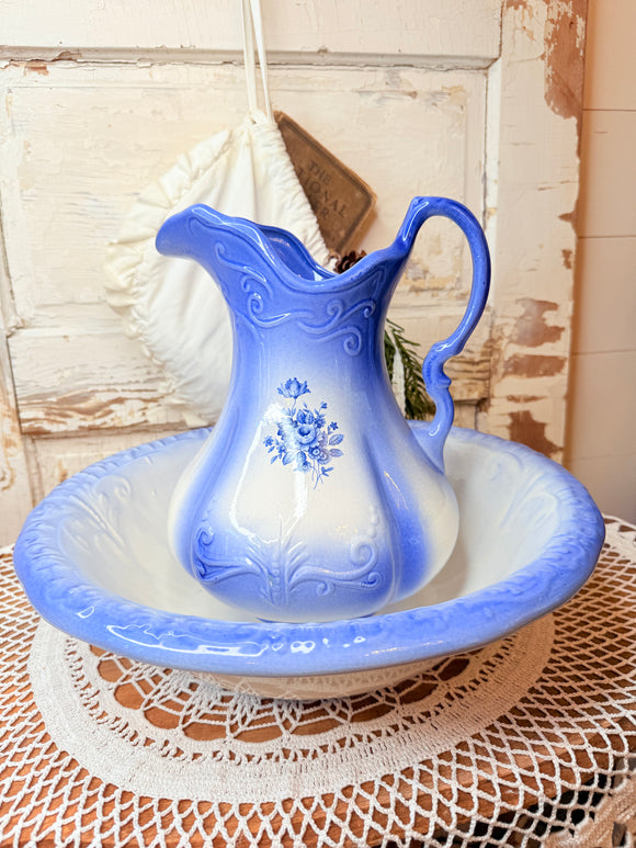 XXL VINTAGE IRONSTONE BLUE AND WHITE PITCHER AND BASIN