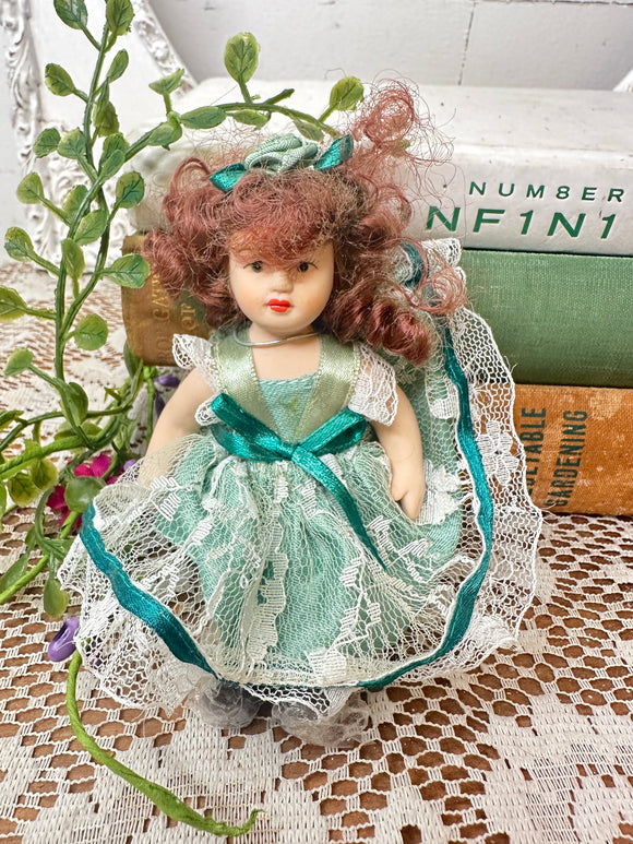 VINTAGE DOLL DECOR - EMERALD