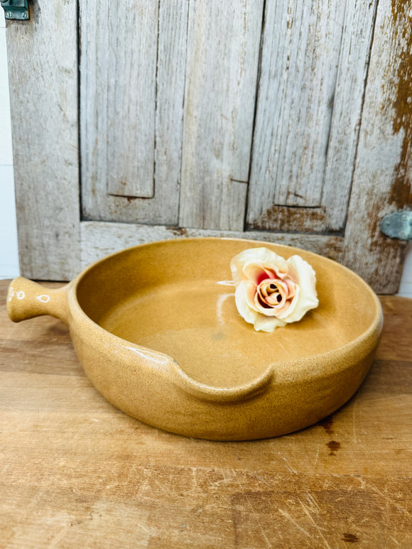 VINTAGE CLAY 1 HANDLE CASSEROLE DISH RARE